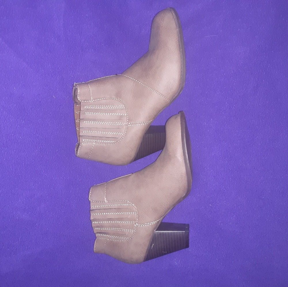 Women's designer dress shoes